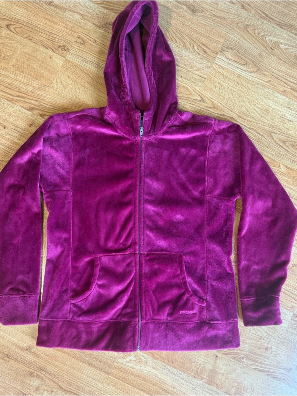 Patagonia Zip-Up jacket with hood in Deep Magenta Womens XL, like New